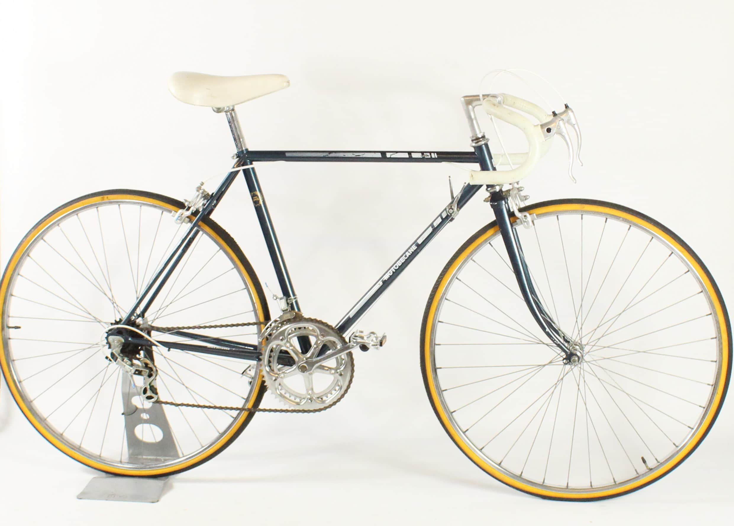 Motobecane vintage touring bike 